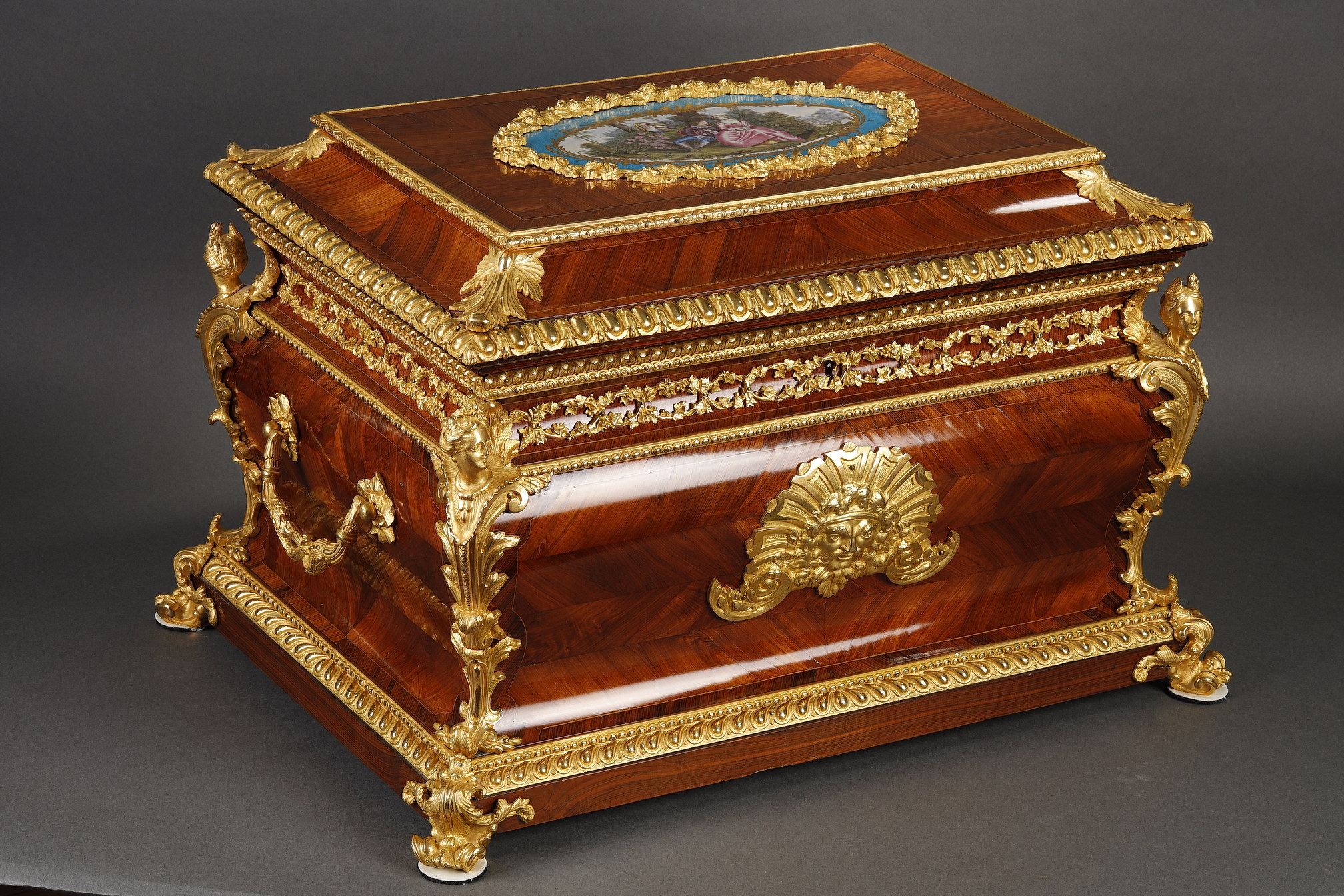 Important Louis XV style important casket in rosewood, gilt bronze and porcelain, Napoléon III
